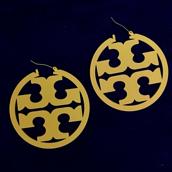 šTory Burch Authentic Yellow Double T Matte Painted Large Hoop Earrings - Picture 12 of 12